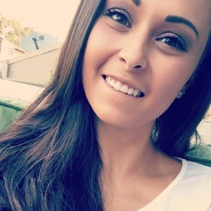 Meet your Posher, Selena